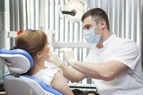 10 поводов обратиться к стоматологу